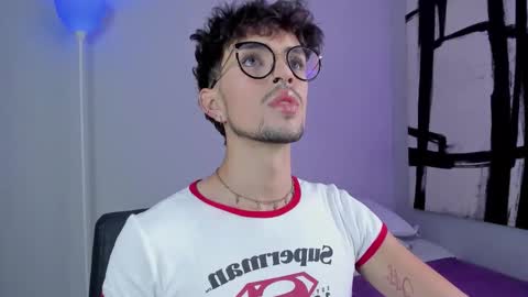 Snapshot of erisleon chatting on 10/30/25, 01:34   online show from 10/30/25, 01:34