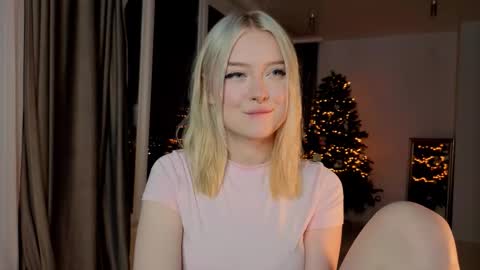 Snapshot of erlenbayer chatting on 02/27/26, 07:47 Chanel online show from 02/27/26, 07:47