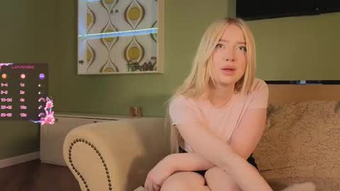 Snapshot of erlenbayer chatting on 03/18/26, 08:45 Chanel online show from 03/18/26, 08:45