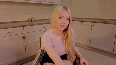 Snapshot of erlenbayer chatting on 03/22/26, 08:34 Chanel online show from 03/22/26, 08:34