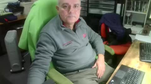 ernello online show from 10/31/25, 01:34