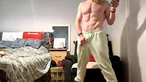 Snapshot of erniemac chatting on 11/17/25, 01:06 Ernie online show from 11/17/25, 01:06