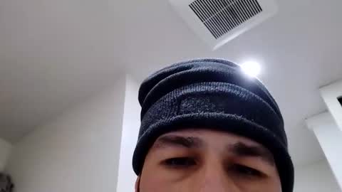 Snapshot of erny707 chatting on 12/20/25, 01:45 erny707 online show from 12/20/25, 01:45