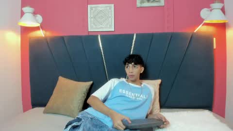 ero_boy40 online show from 05/22/26, 03:24