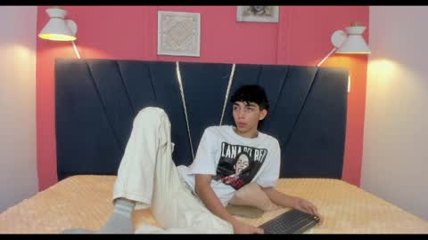 ero_boy40 online show from 05/29/26, 03:37