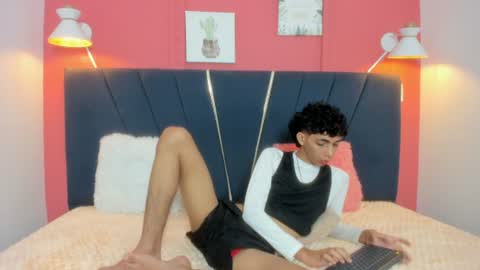 ero_boy40 online show from 06/12/26, 04:22