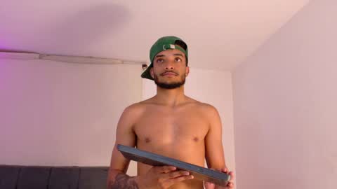 Snapshot of eros_chipre chatting on 04/07/26, 12:33 Eros online show from 04/07/26, 12:33