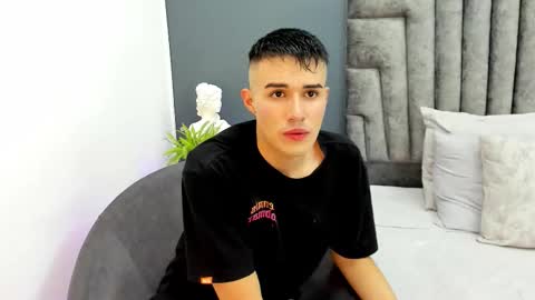 Eros Mancini online show from 12/21/25, 08:05