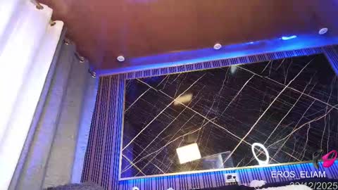 Snapshot of eroseliam chatting on 12/22/25, 09:23 EROS ELIAM online show from 12/22/25, 09:23