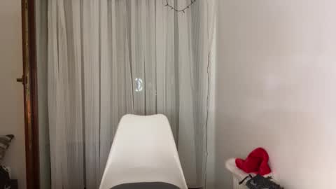 eroslane online show from 12/22/25, 09:23