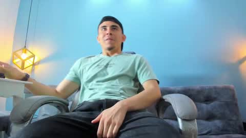 Snapshot of eross_santy chatting on 09/19/25, 01:01 Eross online show from 09/19/25, 01:01
