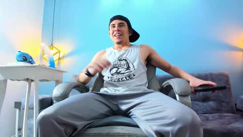 Snapshot of eross_santy chatting on 09/25/25, 12:42 Eross online show from 09/25/25, 12:42