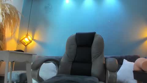 Snapshot of eross_santy chatting on 02/17/26, 12:23 Eross online show from 02/17/26, 12:23