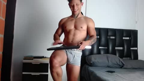 Snapshot of erosscott chatting on 04/19/26, 11:40 Eros online show from 04/19/26, 11:40