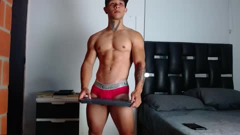 Snapshot of erosscott chatting on 04/21/26, 12:01 Eros online show from 04/21/26, 12:01