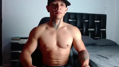 Snapshot of erosscott chatting on 04/23/26, 08:00 Eros online show from 04/23/26, 08:00