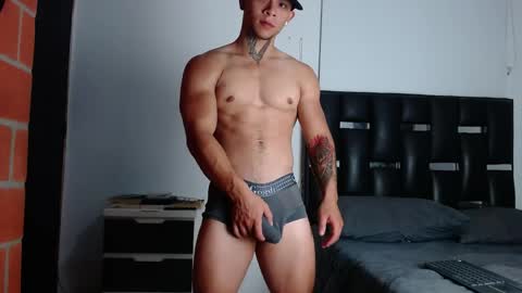 Snapshot of erosscott chatting on 05/15/26, 01:01 Eros online show from 05/15/26, 01:01