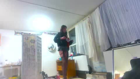 Snapshot of erotica_angel chatting on 05/15/26, 07:37 Nikki Erotica online show from 05/15/26, 07:37