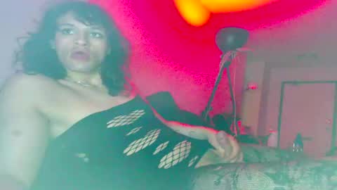 Snapshot of erotica_angel chatting on 05/22/26, 09:15 Nikki Erotica online show from 05/22/26, 09:15