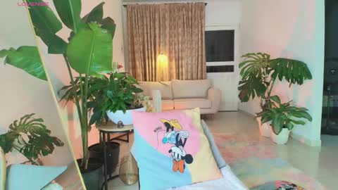 TINY  online show from 09/18/25, 04:58