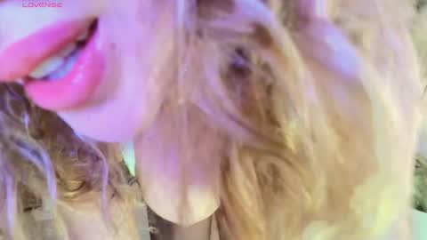 TINY  online show from 10/15/25, 01:28