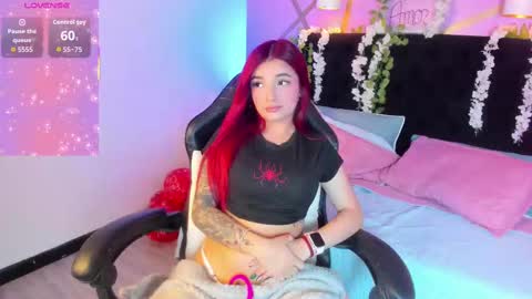 Snapshot of erotik_scarlett chatting on 11/21/25, 01:32 erotik scarlett online show from 11/21/25, 01:32