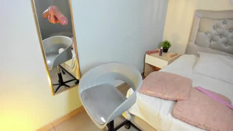 Escarlet online show from 10/23/25, 02:05