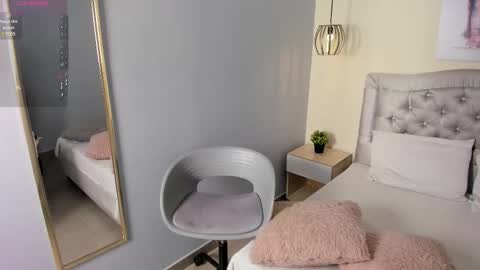 Escarlet online show from 03/18/26, 11:46