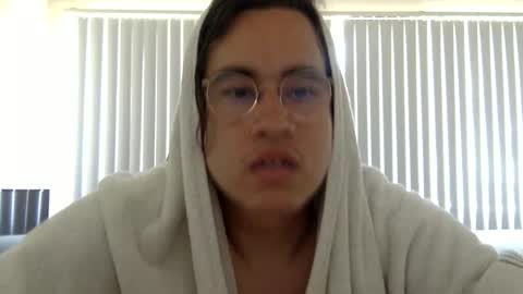 esiiiiiiiiis online show from 04/19/26, 08:11