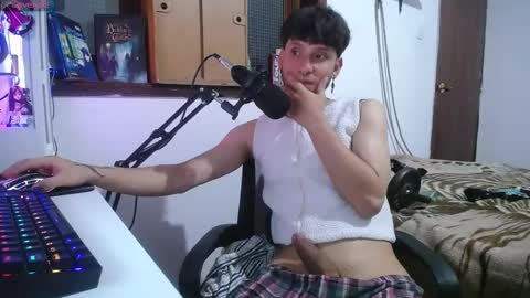 Snapshot of esjrobles chatting on 12/06/24, 06:04 Esteban online show from 12/06/24, 06:04