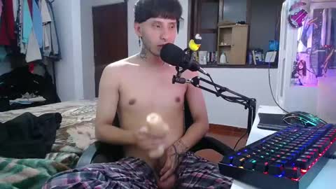 Snapshot of esjrobles chatting on 12/26/24, 05:58 Esteban online show from 12/26/24, 05:58