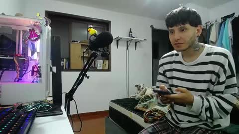 Snapshot of esjrobles chatting on 01/03/25, 04:11 Esteban online show from 01/03/25, 04:11
