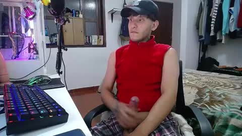 Snapshot of esjrobles chatting on 01/19/25, 08:18 Esteban online show from 01/19/25, 08:18