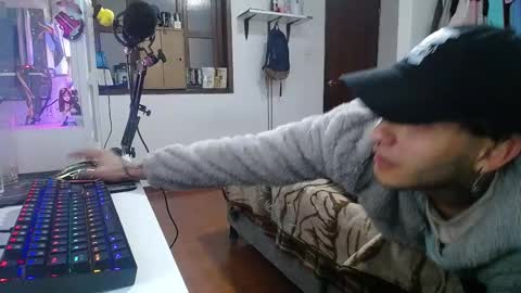 Snapshot of esjrobles chatting on 01/24/25, 03:00 Esteban online show from 01/24/25, 03:00