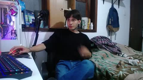 Snapshot of esjrobles chatting on 02/04/25, 03:44 Esteban online show from 02/04/25, 03:44