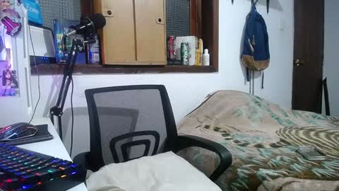 Snapshot of esjrobles chatting on 02/08/25, 07:37 Esteban online show from 02/08/25, 07:37