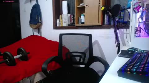 Snapshot of esjrobles chatting on 02/16/25, 09:26 Esteban online show from 02/16/25, 09:26
