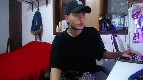 Snapshot of esjrobles chatting on 02/21/25, 10:48 Esteban online show from 02/21/25, 10:48