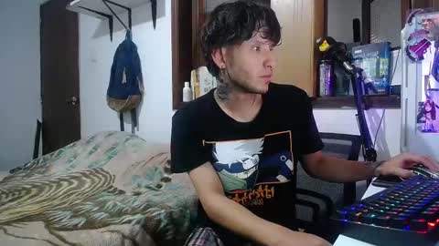 Snapshot of esjrobles chatting on 02/23/25, 03:18 Esteban online show from 02/23/25, 03:18