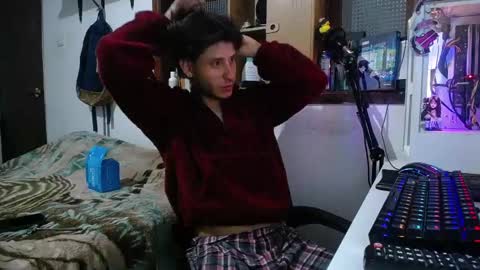 Snapshot of esjrobles chatting on 03/04/25, 06:26 Esteban online show from 03/04/25, 06:26
