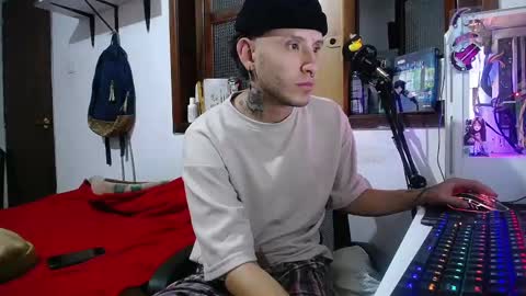 Snapshot of esjrobles chatting on 03/06/25, 04:52 Esteban online show from 03/06/25, 04:52