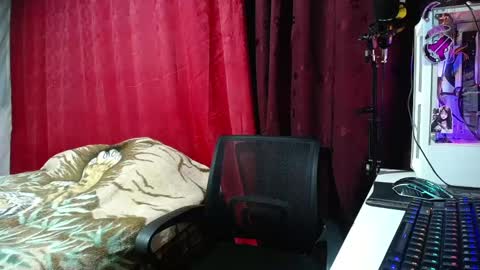 Snapshot of esjrobles chatting on 03/12/25, 05:13 Esteban online show from 03/12/25, 05:13