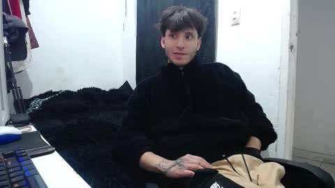 Snapshot of esjrobles chatting on 09/10/25, 02:17 Esteban online show from 09/10/25, 02:17
