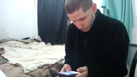Snapshot of esjrobles chatting on 09/15/25, 12:38 Esteban online show from 09/15/25, 12:38