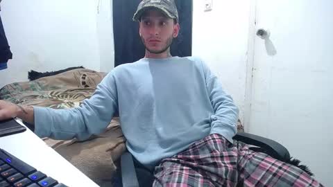 Snapshot of esjrobles chatting on 09/27/25, 05:40 Esteban online show from 09/27/25, 05:40