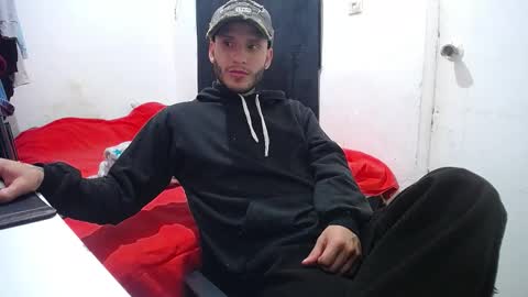 Snapshot of esjrobles chatting on 10/02/25, 05:09 Esteban online show from 10/02/25, 05:09