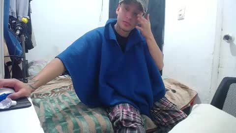 Snapshot of esjrobles chatting on 10/10/25, 01:10 Esteban online show from 10/10/25, 01:10