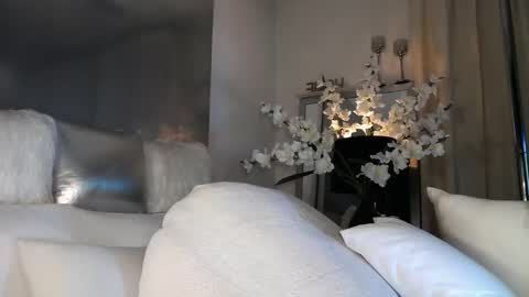 Esther online show from 03/12/25, 12:53