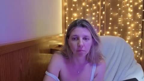 Snapshot of esma347866 chatting on 04/16/26, 10:23 esma347866 online show from 04/16/26, 10:23