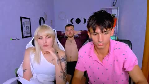 esma_shine online show from 09/14/25, 03:05